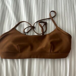 alo yoga airlift intrigue bra